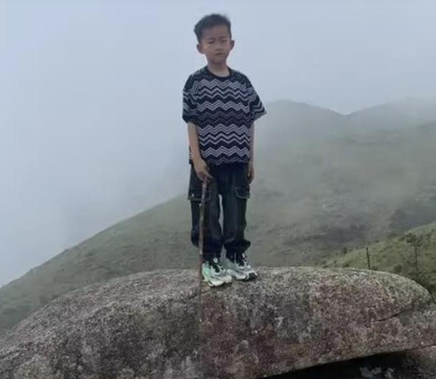 走失已超十天!莆田8岁男童仍无下落,当地:同行男孩已送回家上学,村委会派人协助搜救 第1张 走失已超十天!莆田8岁男童仍无下落,当地:同行男孩已送回家上学,村委会派人协助搜救 第1张